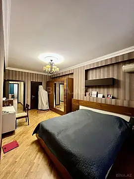 Satılır 3 otaqlı mənzil 135 m²