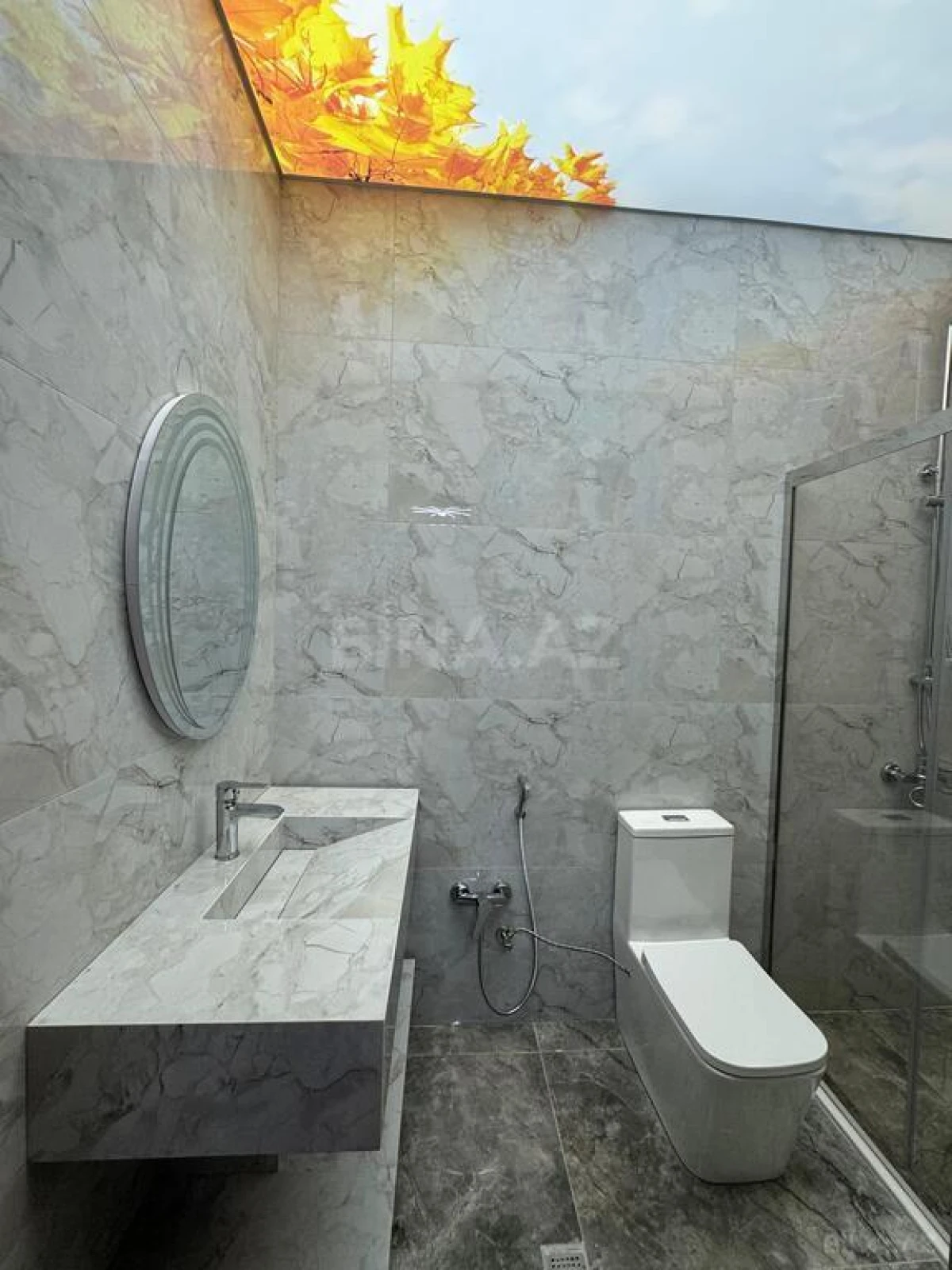 Satılır 5 otaqlı həyət evi 210 m²