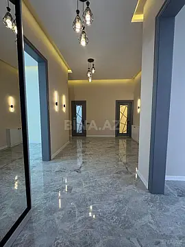 Satılır 5 otaqlı həyət evi 210 m²