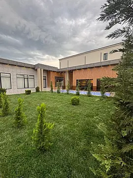 Satılır 5 otaqlı həyət evi 210 m²
