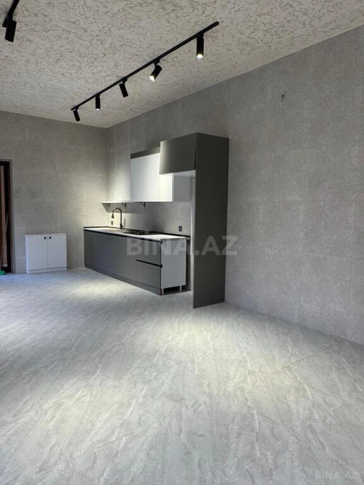 Satılır 5 otaqlı həyət evi 210 m²