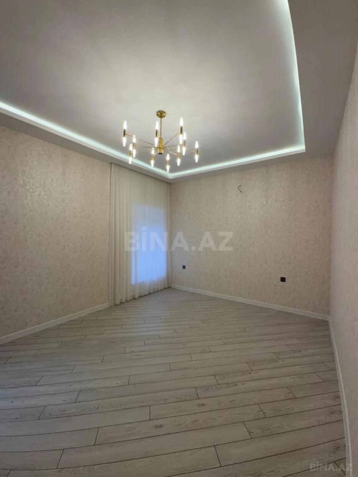 Satılır 5 otaqlı həyət evi 210 m²