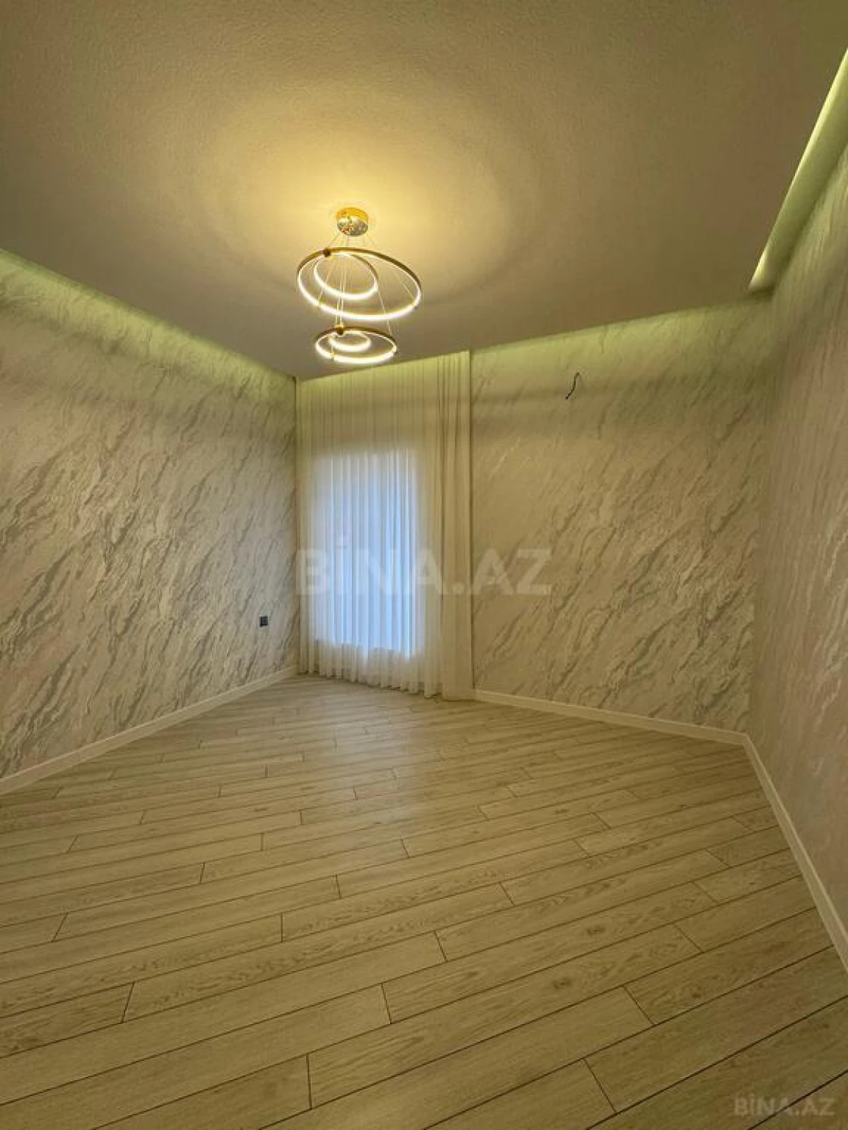 Satılır 5 otaqlı həyət evi 210 m²