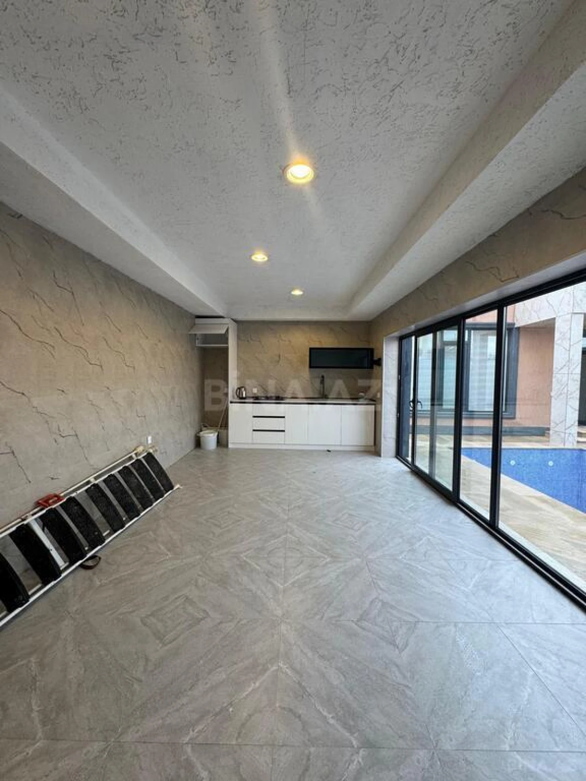 Satılır 4 otaqlı həyət evi 165 m²