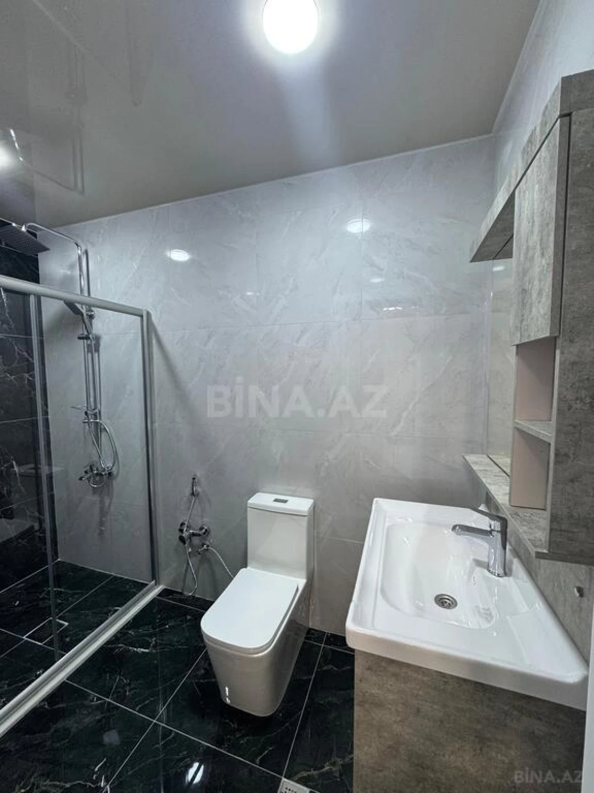 Satılır 4 otaqlı həyət evi 165 m²