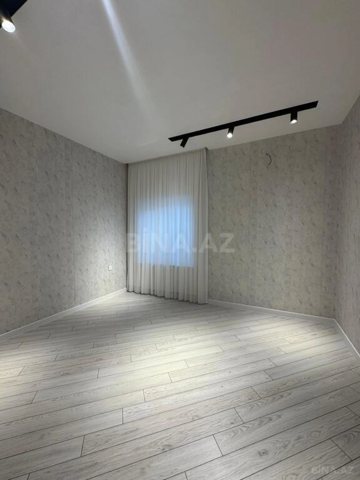 Satılır 4 otaqlı həyət evi 165 m²