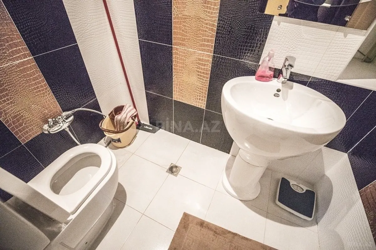 Kirayə verilir 4 otaqlı mənzil 240 m²