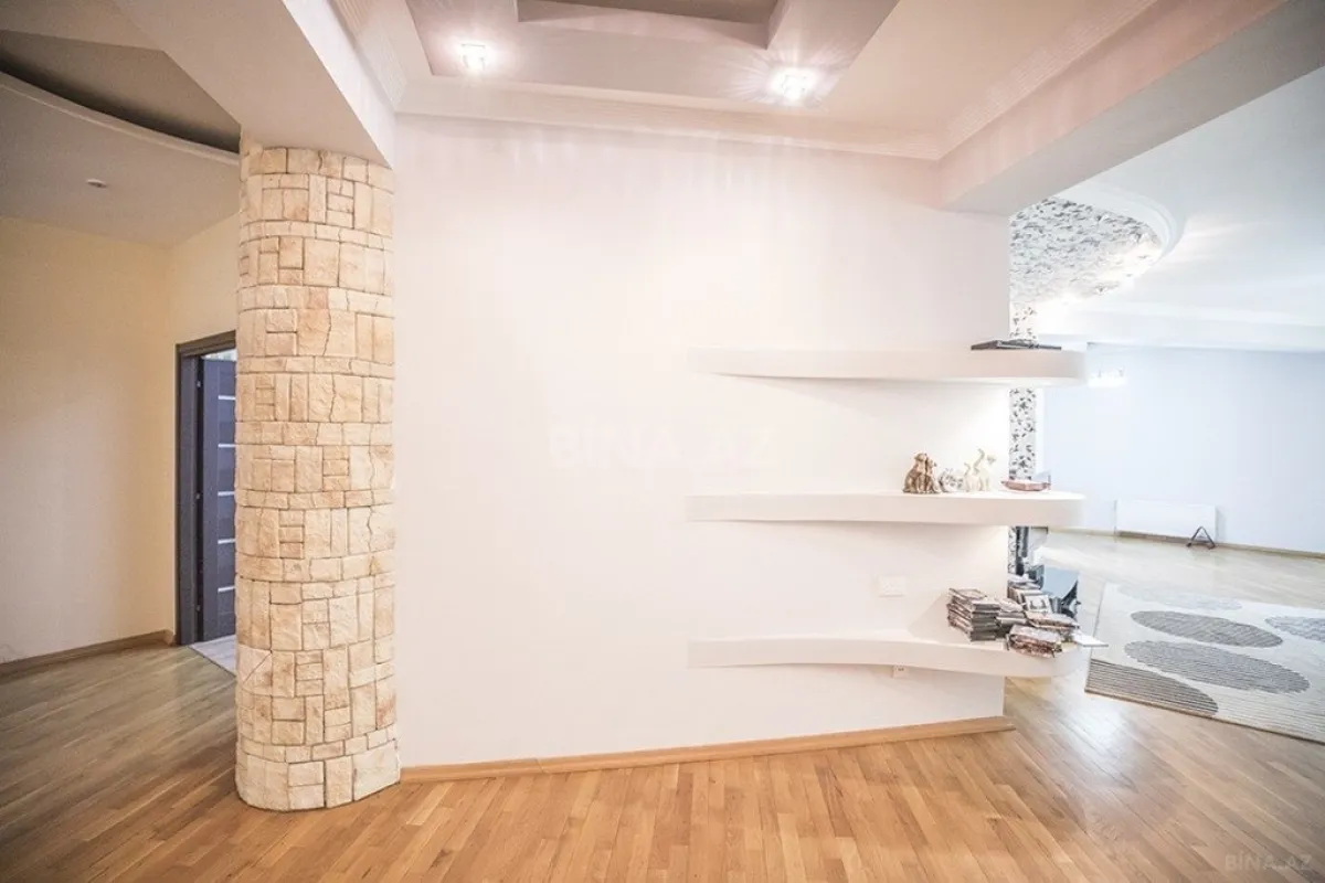 Kirayə verilir 4 otaqlı mənzil 240 m²