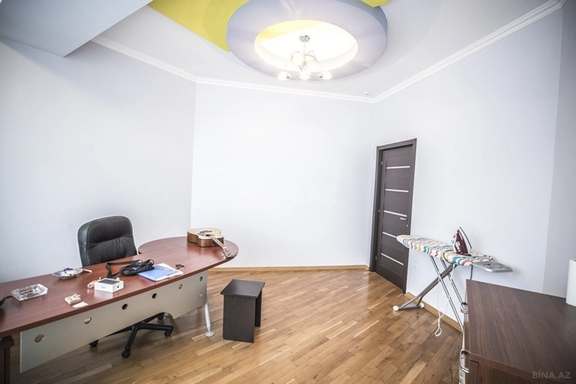 Kirayə verilir 4 otaqlı mənzil 240 m²