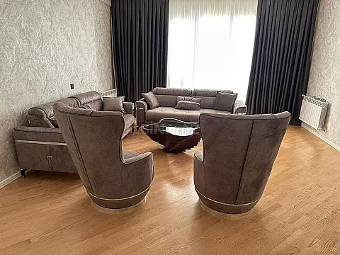 Satılır 3 otaqlı mənzil 136 m²