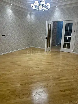 Satılır 3 otaqlı mənzil 136 m²