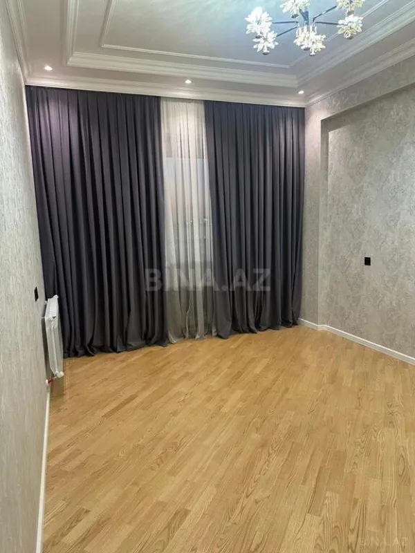 Satılır 3 otaqlı mənzil 136 m²