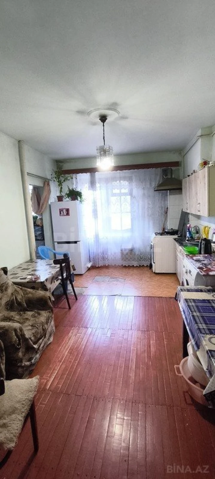 Satılır 5 otaqlı mənzil 105 m²