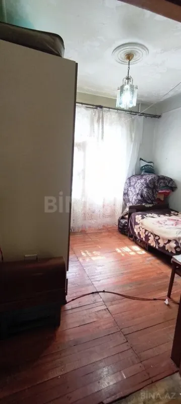Satılır 5 otaqlı mənzil 105 m²