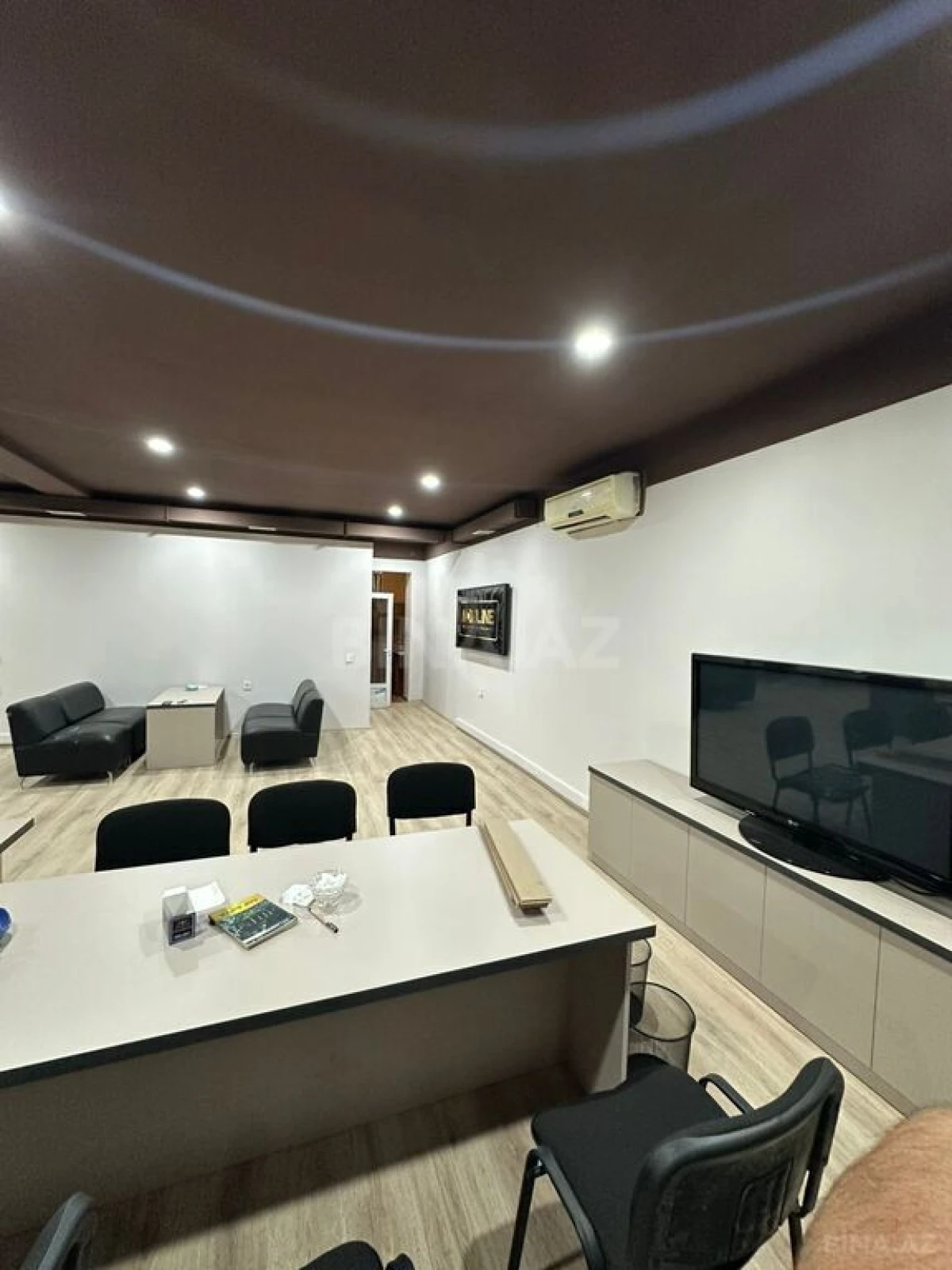 Kirayə verilir 1 otaqlı ofis 70 m²
