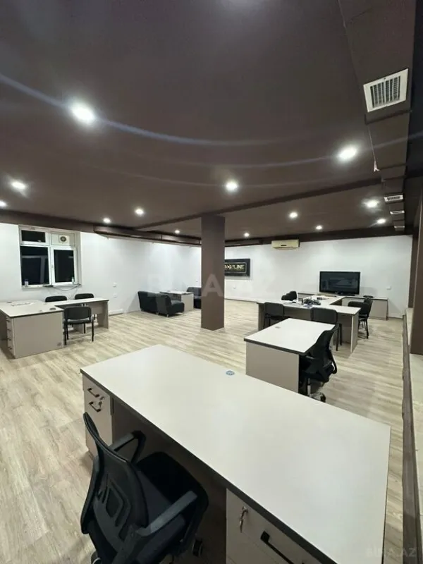 Kirayə verilir 1 otaqlı ofis 70 m²