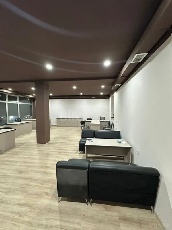 Kirayə verilir 1 otaqlı ofis 70 m²