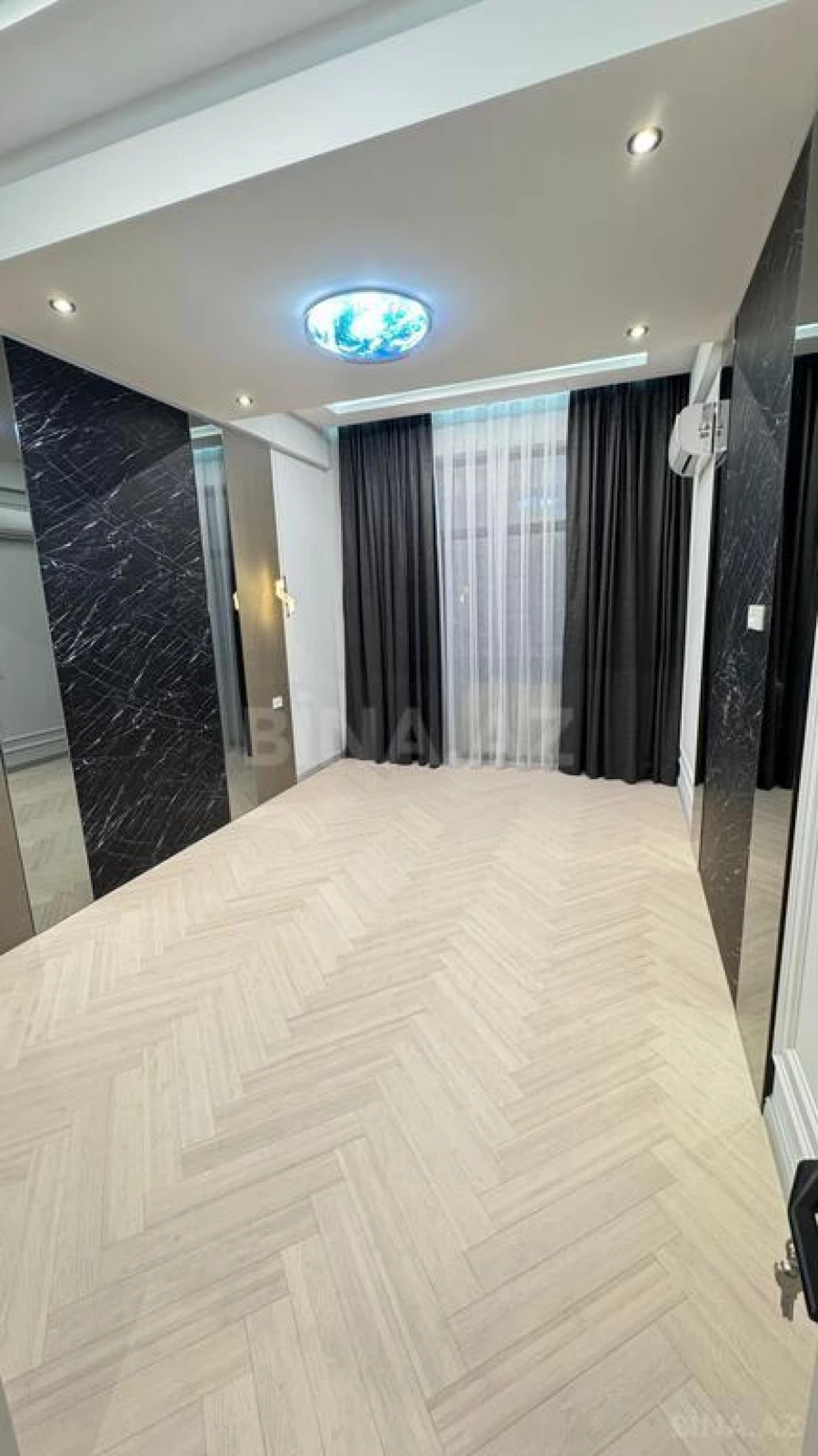 Satılır 3 otaqlı mənzil 125 m²