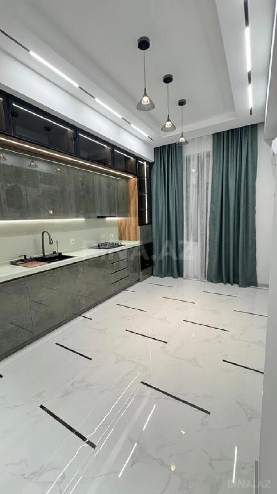 Satılır 3 otaqlı mənzil 125 m²