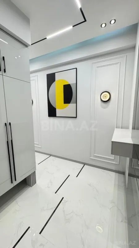 Satılır 3 otaqlı mənzil 125 m²