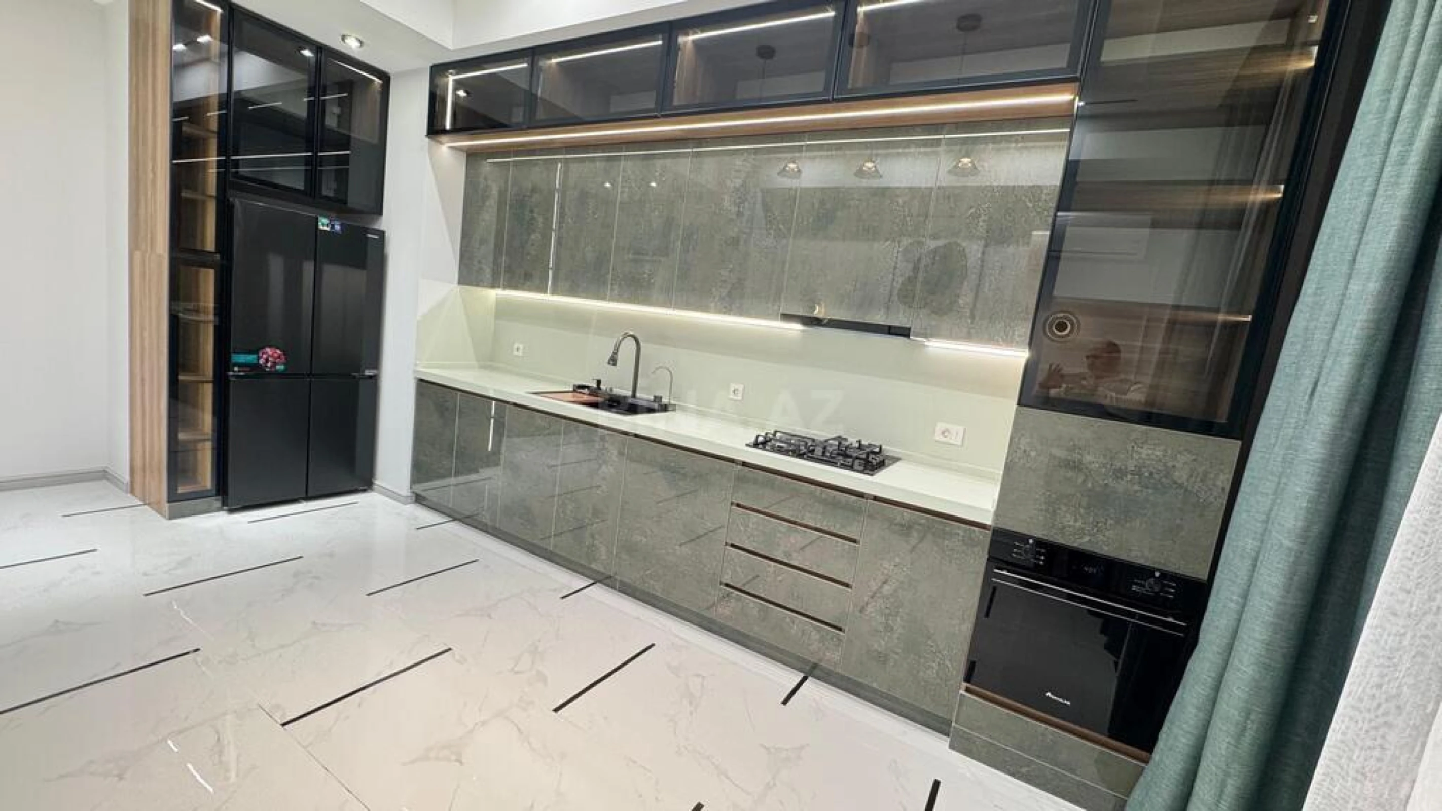 Satılır 3 otaqlı mənzil 125 m²