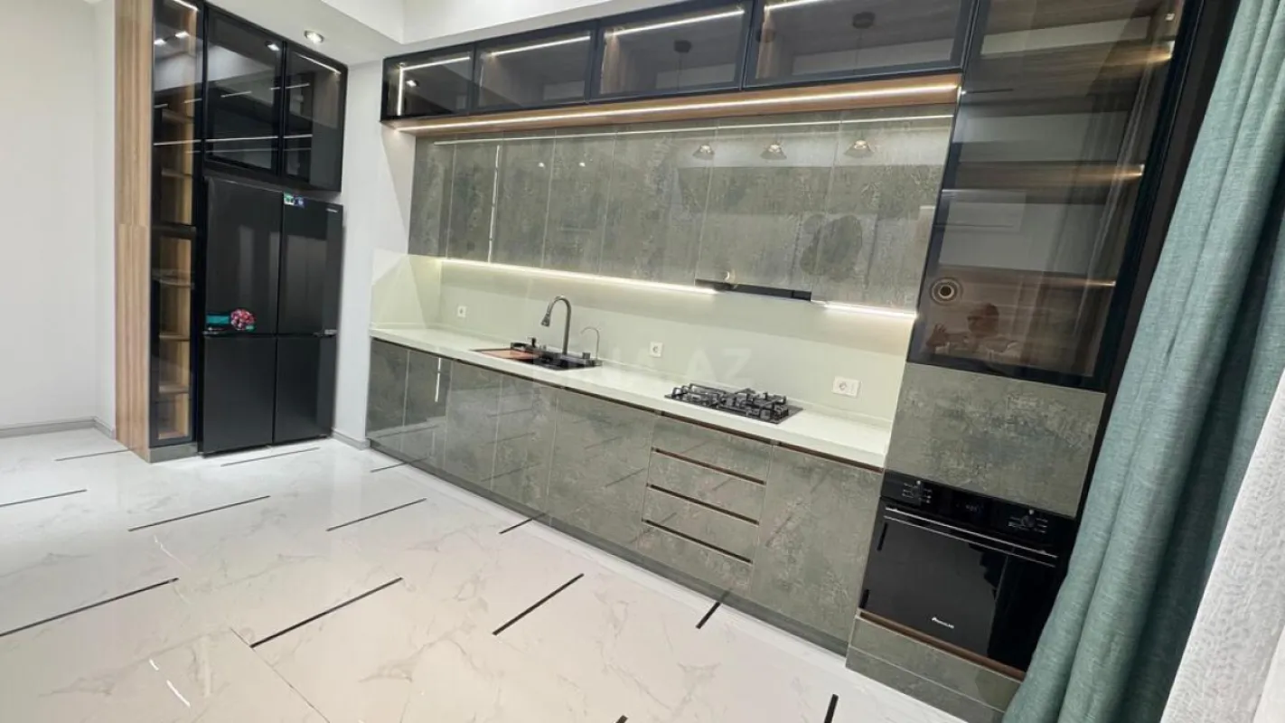 Satılır 3 otaqlı mənzil 125 m²