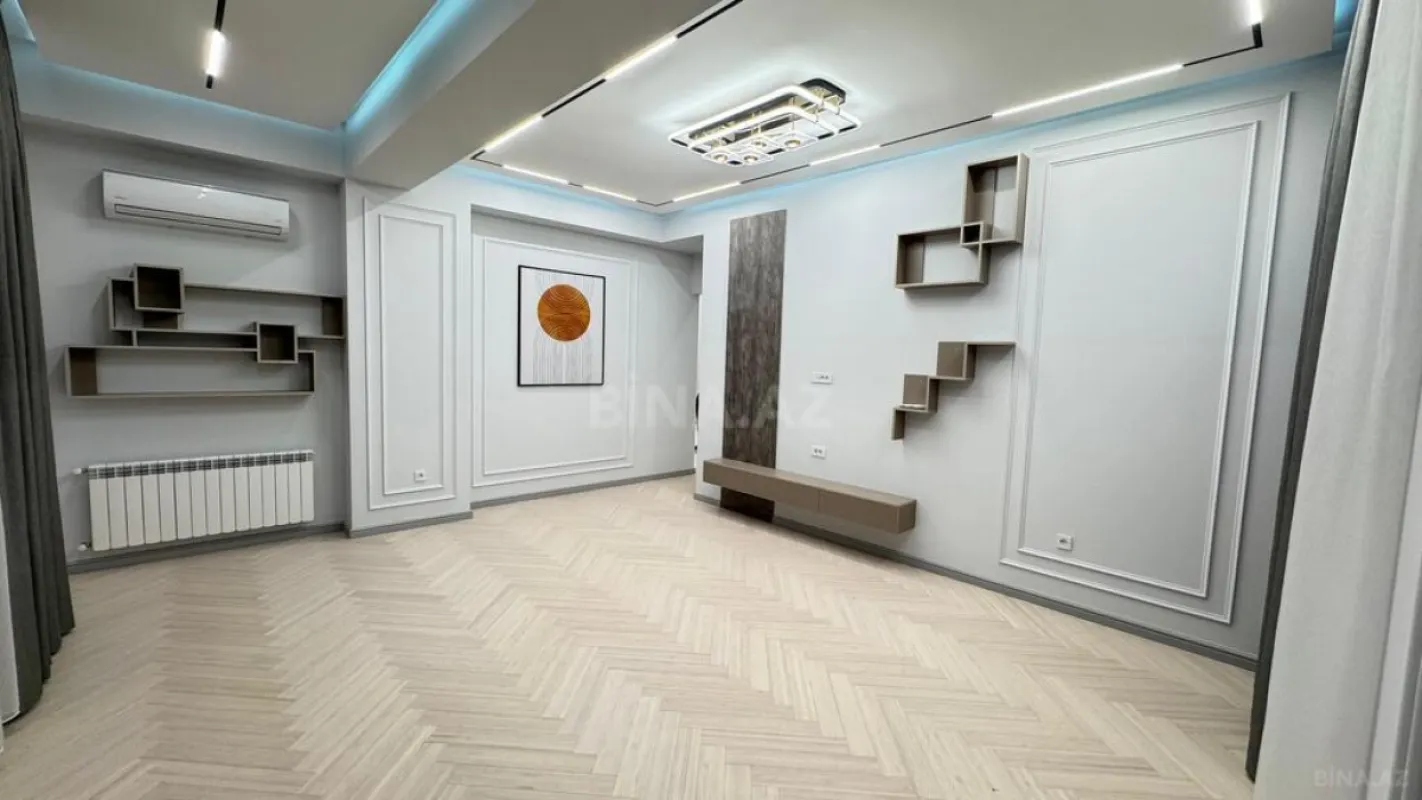 Satılır 3 otaqlı mənzil 125 m²