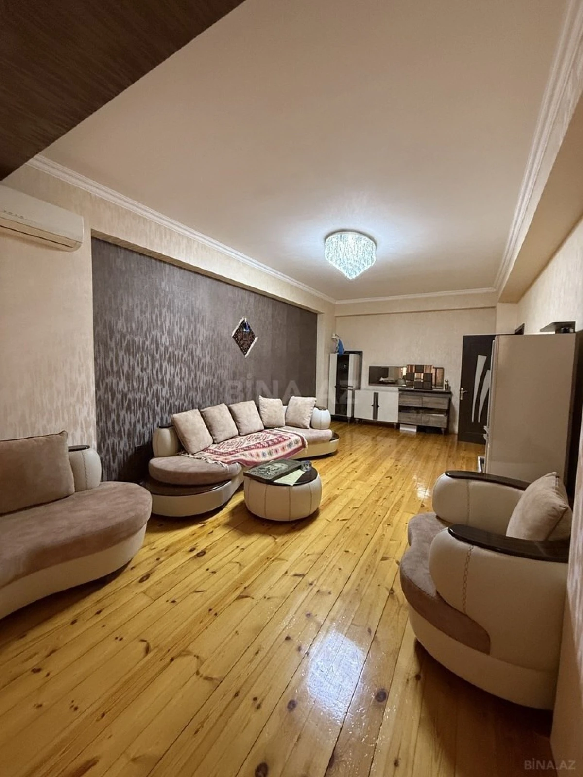 Kirayə verilir 2 otaqlı mənzil 100 m²
