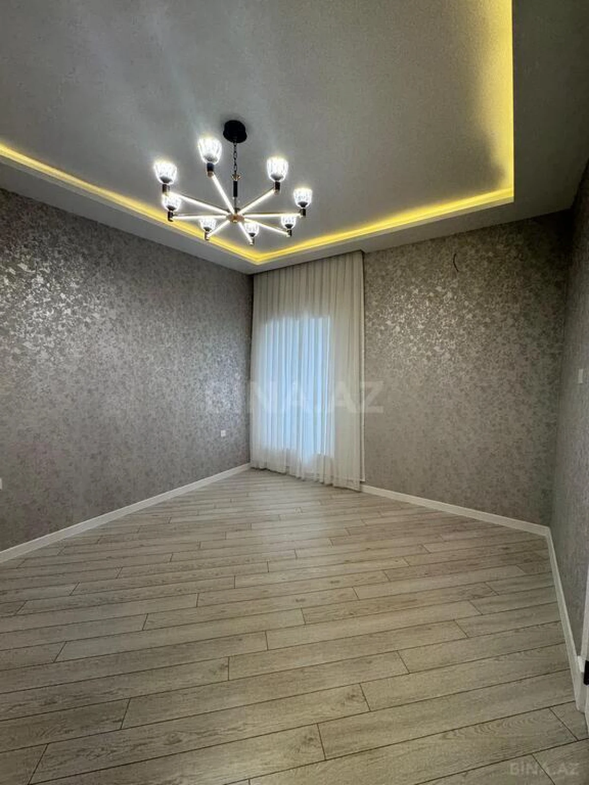 Satılır 5 otaqlı həyət evi 200 m²