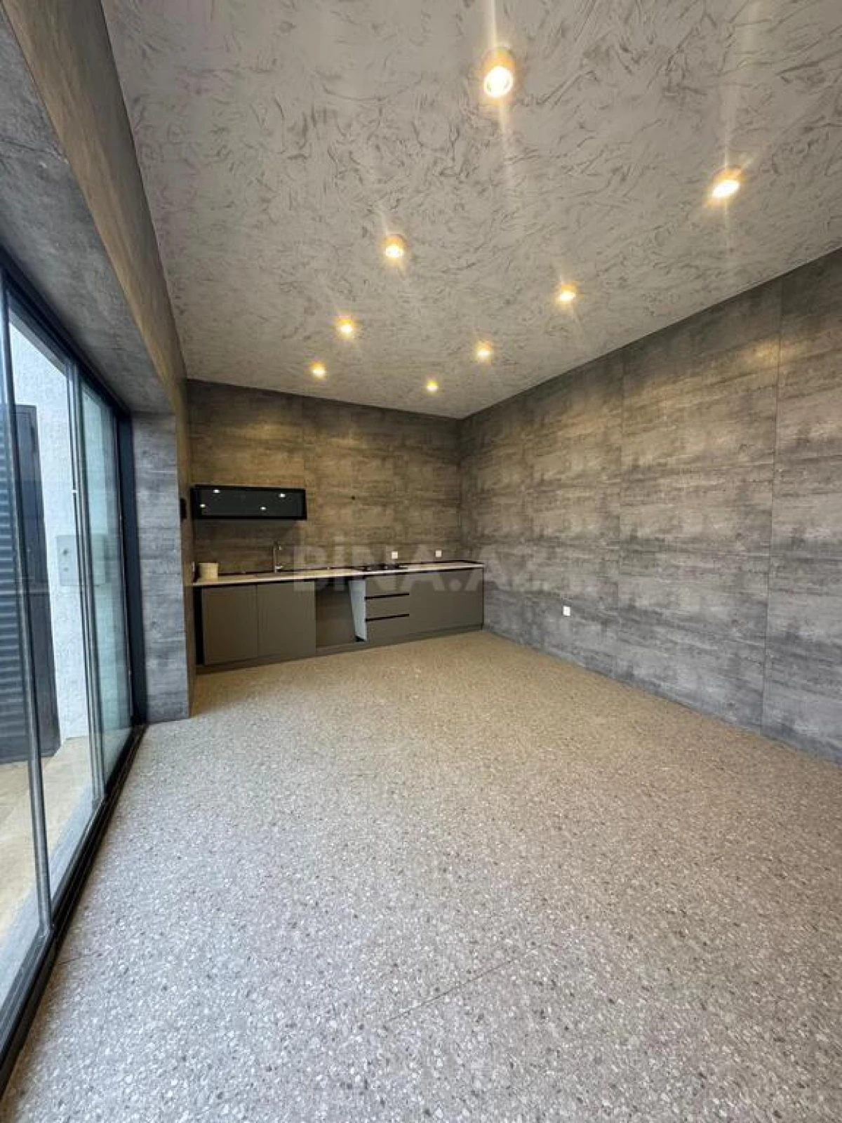 Satılır 5 otaqlı həyət evi 200 m²