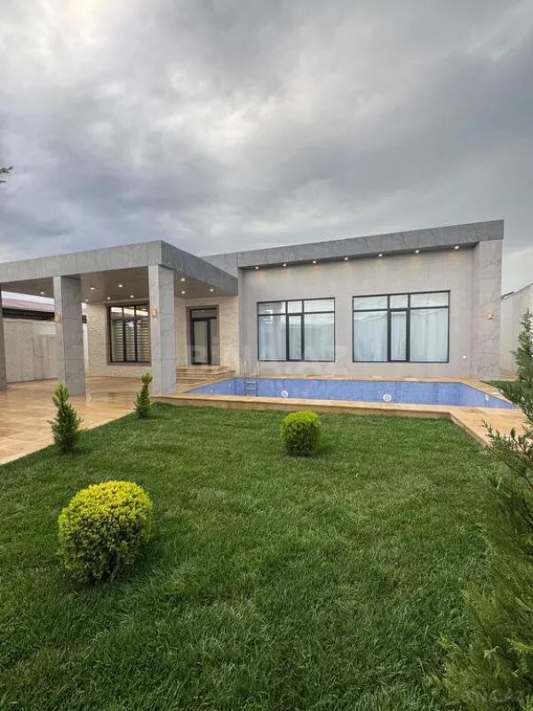 Satılır 5 otaqlı həyət evi 200 m²