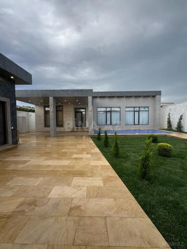 Satılır 5 otaqlı həyət evi 200 m²