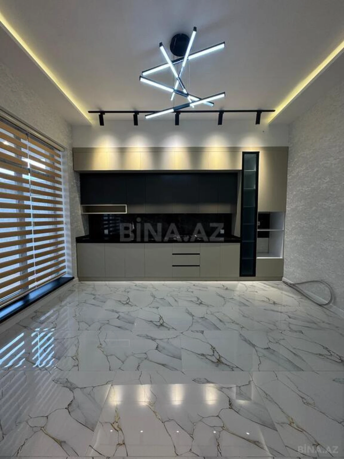 Satılır 5 otaqlı həyət evi 200 m²