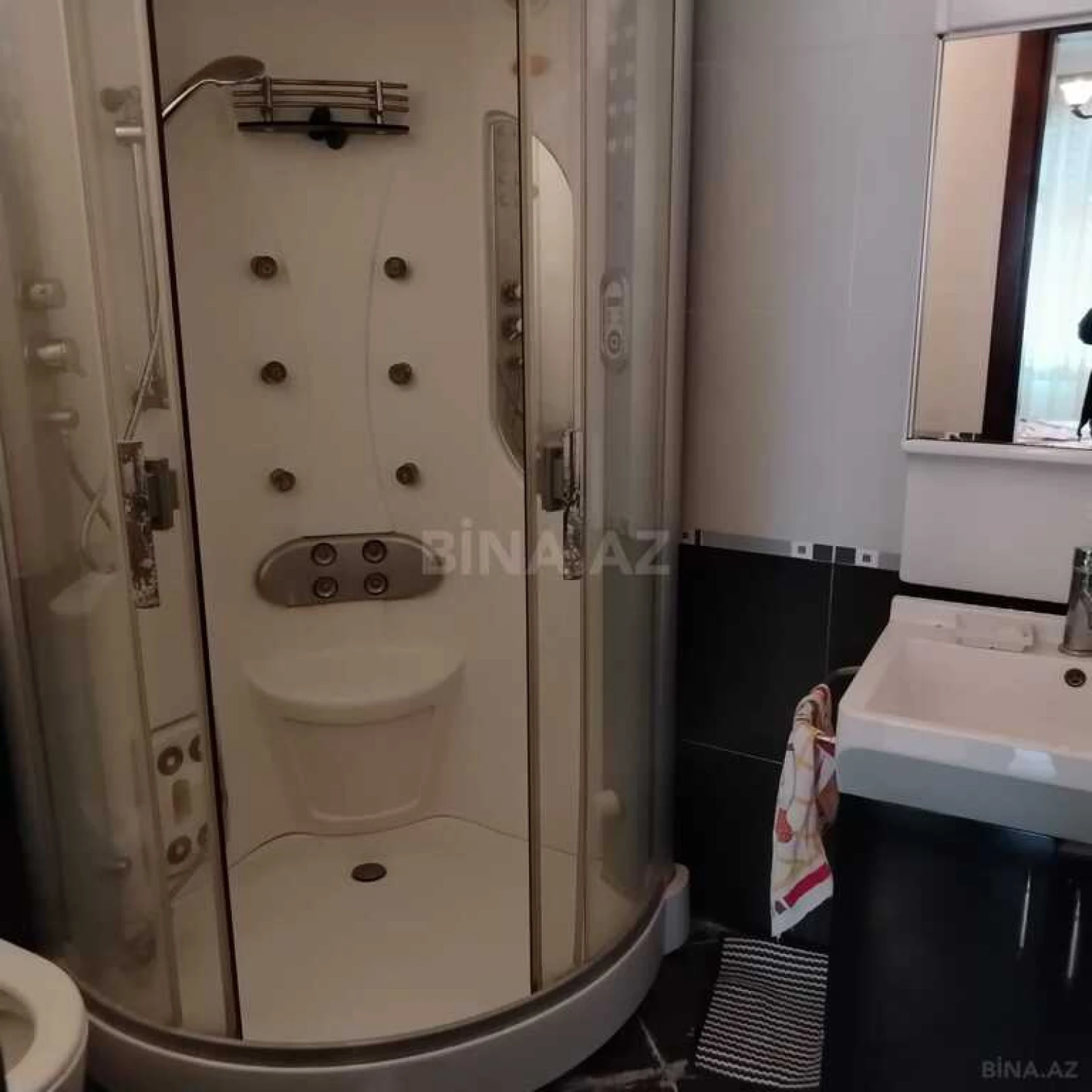 Kirayə verilir 3 otaqlı mənzil 150 m²