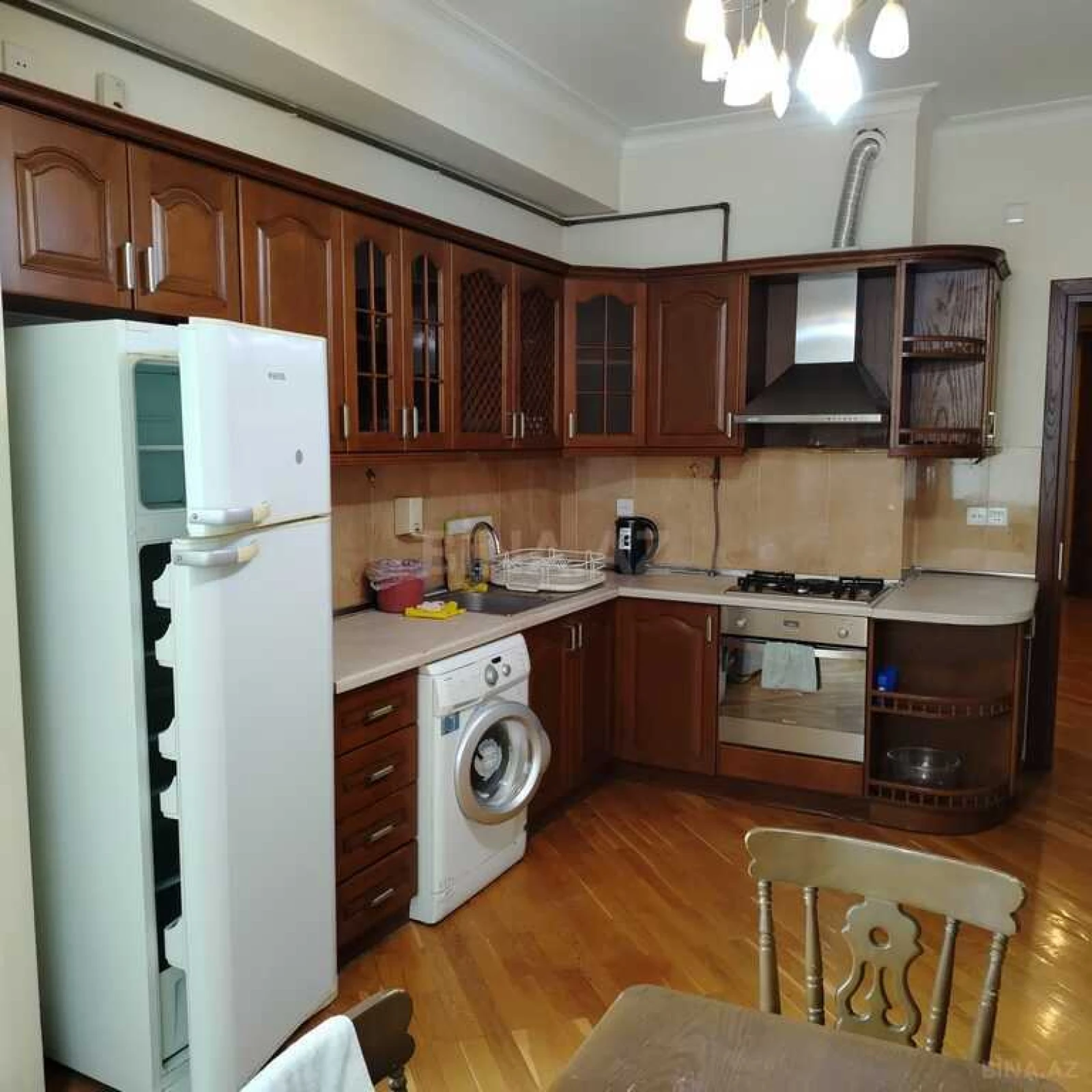 Kirayə verilir 3 otaqlı mənzil 150 m²