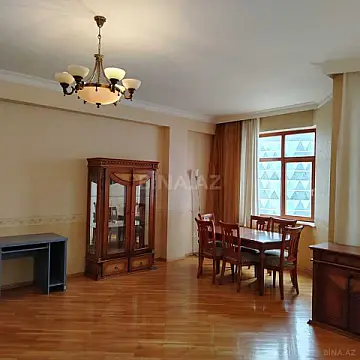 Kirayə verilir 3 otaqlı mənzil 150 m²