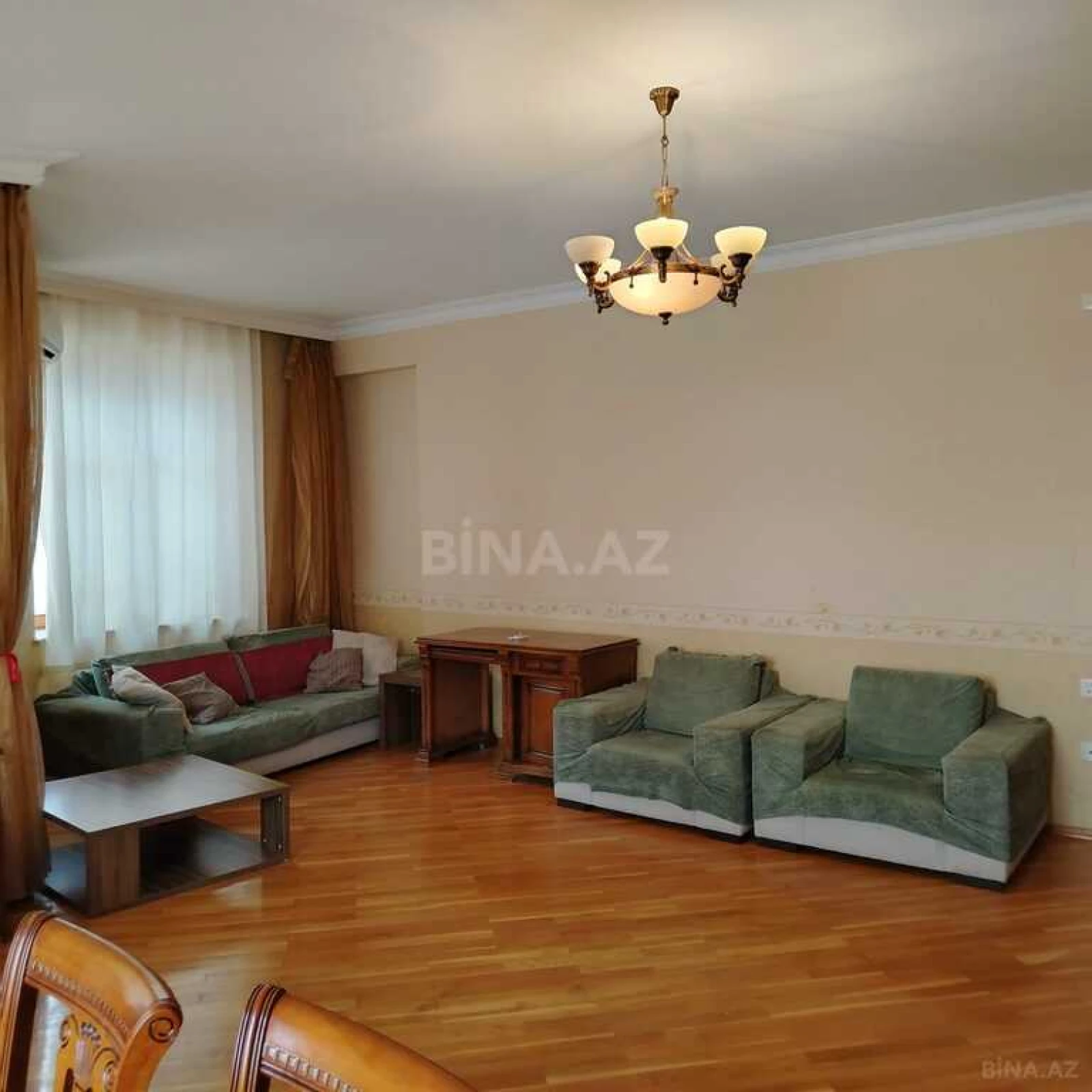 Kirayə verilir 3 otaqlı mənzil 150 m²