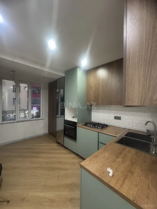 Satılır 4 otaqlı mənzil 110 m²