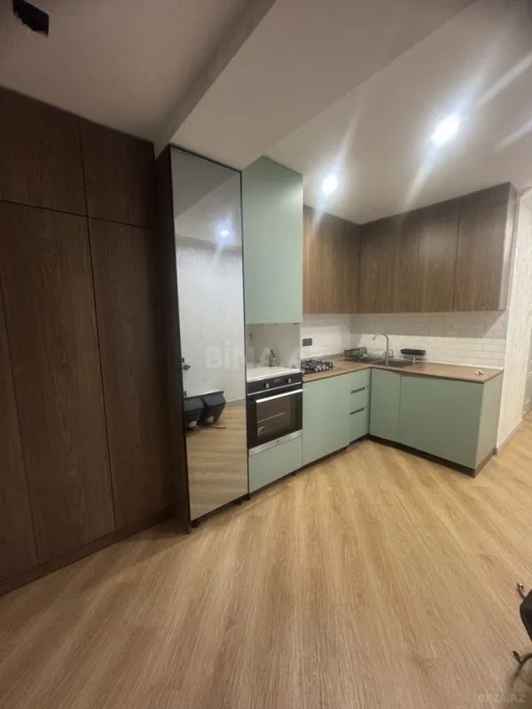 Satılır 4 otaqlı mənzil 110 m²