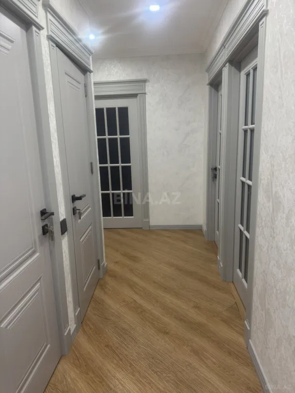 Satılır 4 otaqlı mənzil 110 m²