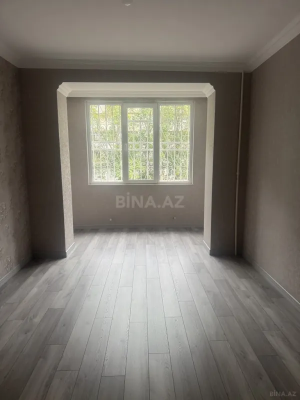 Satılır 4 otaqlı mənzil 110 m²