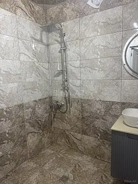 Satılır 4 otaqlı mənzil 110 m²