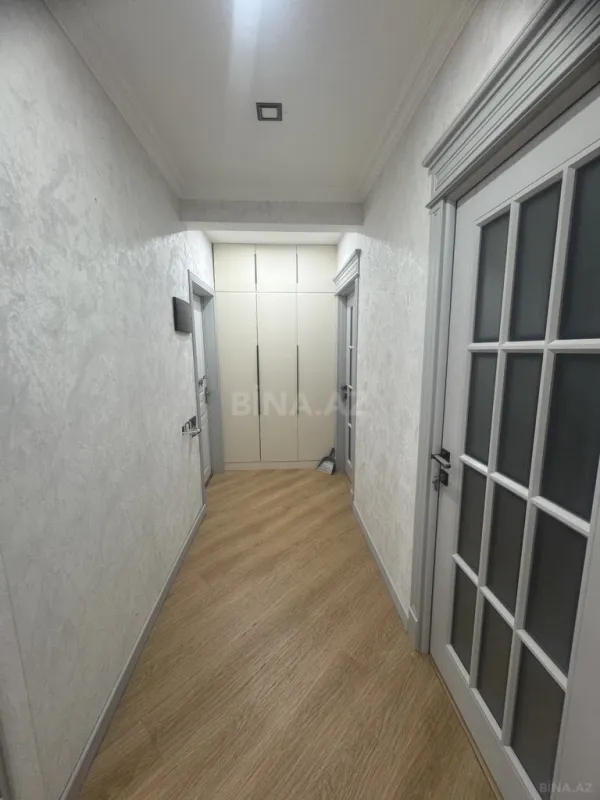 Satılır 4 otaqlı mənzil 110 m²