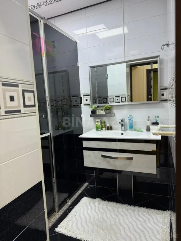 Satılır 3 otaqlı mənzil 110 m²