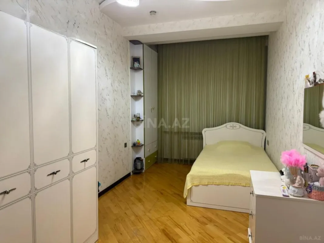 Satılır 3 otaqlı mənzil 110 m²