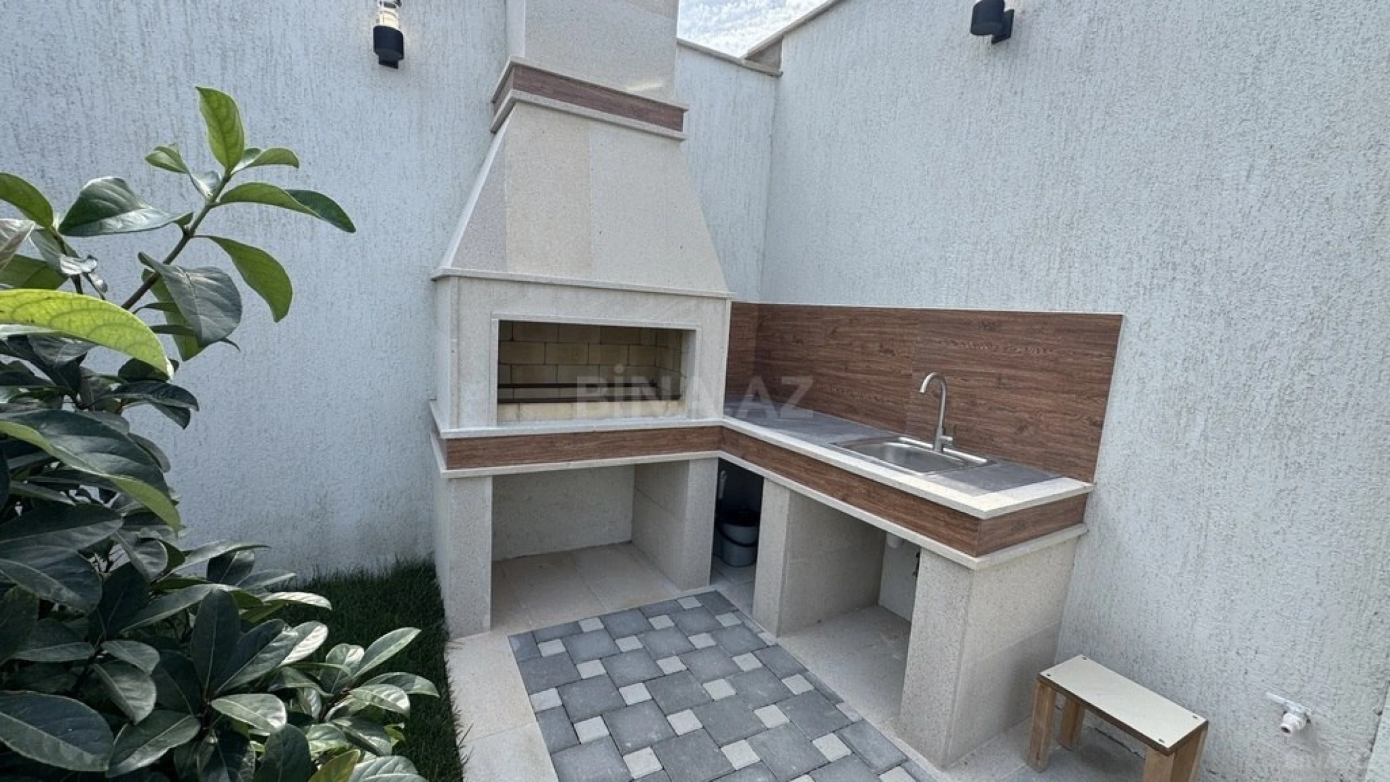 Satılır 4 otaqlı həyət evi 150 m²