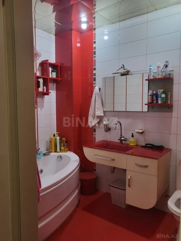 Satılır 4 otaqlı mənzil 177.7 m²