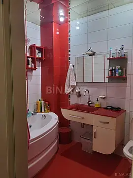 Satılır 4 otaqlı mənzil 177.7 m²