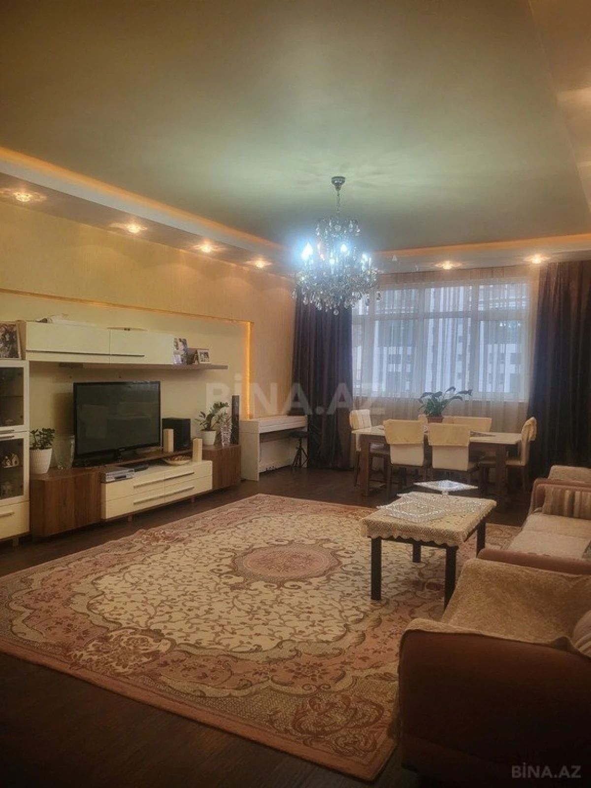 Satılır 4 otaqlı mənzil 177.7 m²