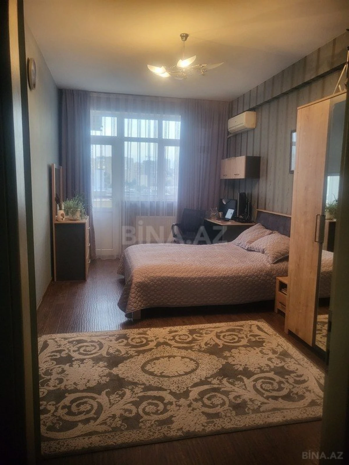 Satılır 4 otaqlı mənzil 177.7 m²